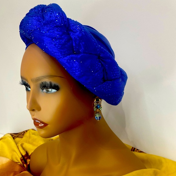 Elegant Sapphire Blue Headdress with gorgeous statement earrings! - Picture 4 of 9